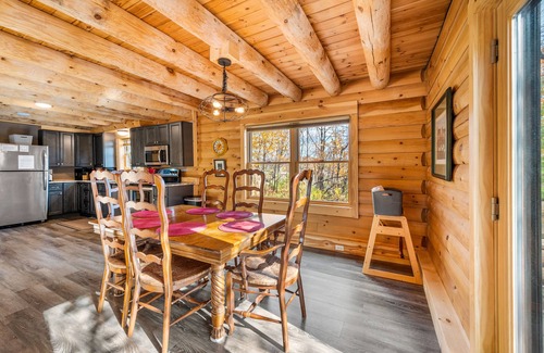 Sister Bay Cabin | 3 bed 2 bath log cabin w/firepit in Sister Bay, WI
