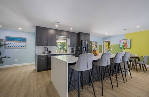 Bradenton House | 3 Bed 2 Bath Tropical Relaxation with Private Pool & Game Room, Local Beaches
