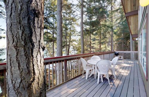 Olga House | 3 Bed 2 Bath Vacation home in Eastsound
