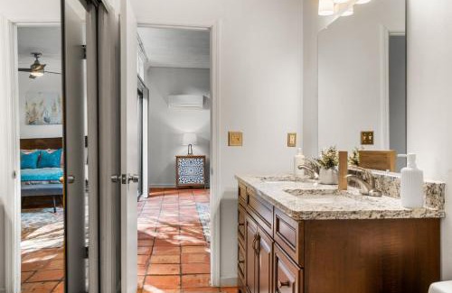 Lindridge-Martin Manor Villa | 3-Bed 2&half-Bath Pet Friendly Atlanta Buckhead Home