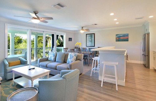 Meadows Condo | 3 Bed 3 Bath Condo @ Bayfront Suites - NO CLEANING FEE (Non-Waterfront)