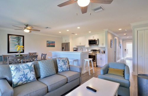 Meadows Condo | 3 Bed 3 Bath Condo @ Bayfront Suites - NO CLEANING FEE (Non-Waterfront)