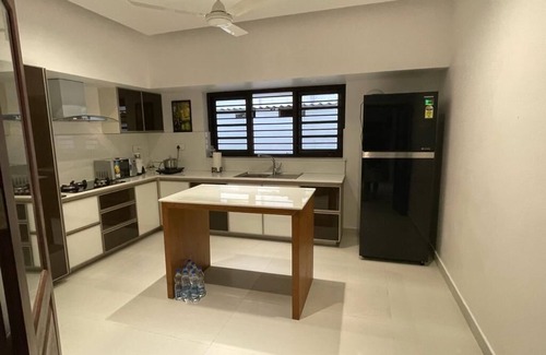 Thiruvananthapuram House | 3 bed 3 bath, 2 kitchen, executive villa in Kowdiar, Trivandrum, Keralan