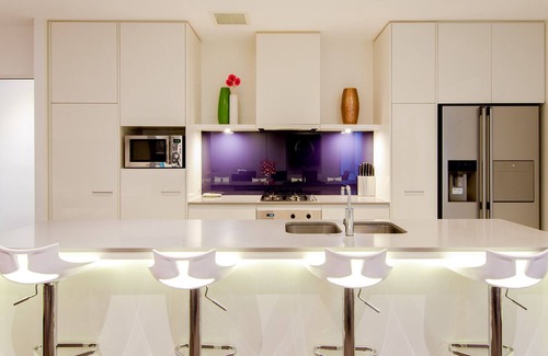 Surfers Paradise Apartment | 3 bed 3 bath on lvl 2 in Circle on Cavill