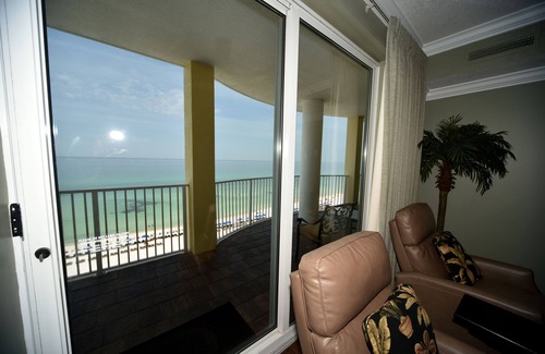 Long Beach Condo | 3 Bed /3 Bath Oceanfront with HUGE BALCONY! 25% OFF FALL Dates! Book NOW!