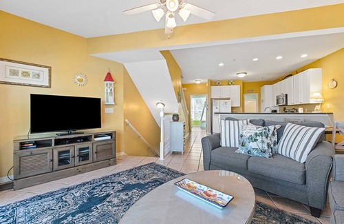 Fort Walton Beach - Destin Condo | 3 Bed/3 Bath Townhouse Beach Service included