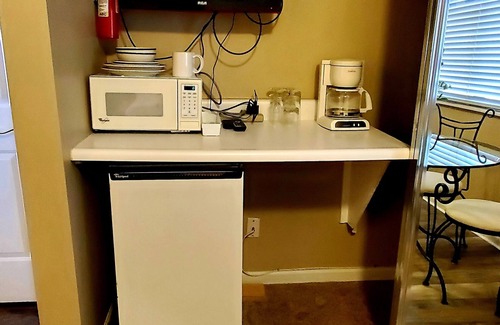 Lake Ozark Condo | 3 bed 3 bath WITH BREATHTAKING VIEWS! Famous Hippopotamus pool/swim up bar .