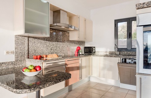 Costa Adeje Villa | 3 bed 3en-suite bath villa private heated pool@28º