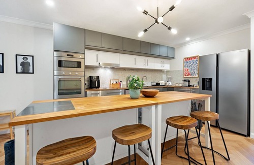 Watson Apartment | 3-Bed Apartment in Holiday Style Resort with Pool