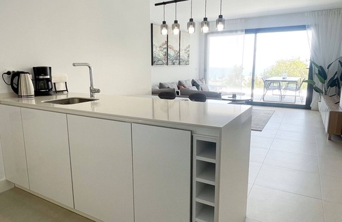 Alcorrin Apartment | 3 Bed Apartment with Sea View Onsite Gym & Spa