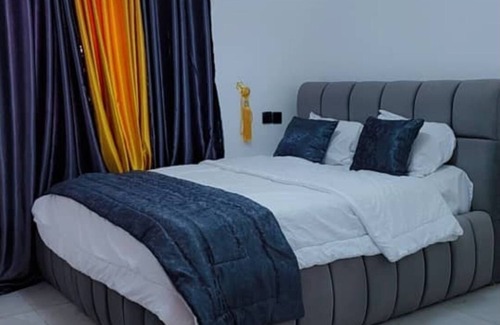 Ibadan Apartment | 3-bed Apt in beautiful Ibadan with WiFi,nHouse 7 zartech transformer oluyole ib