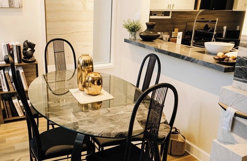 Downtown Apartment | 3 BED - Beautiful Cozy Downtown amazing Apt. very spacious