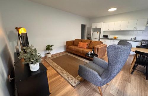 Woolloongabba Apartment | 3 Bed Budget Accom Hidden Gem Parking Near Gabba