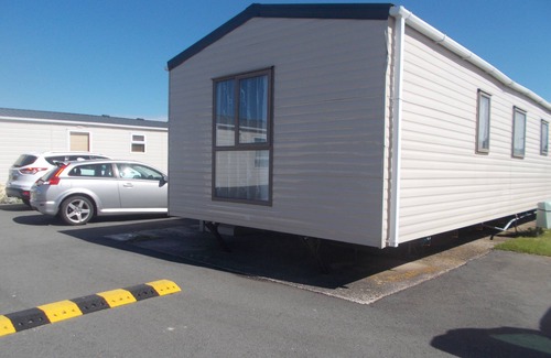 St George Ski Chalet | 3 Bed Caravan - Sleeps 8 - Wifi - Parking