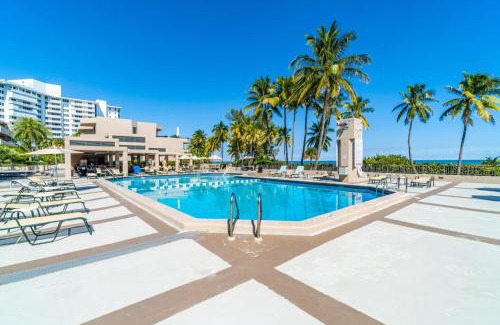 Key Biscayne Apartment | 3 bed condo Botanica Key Biscayne Miami