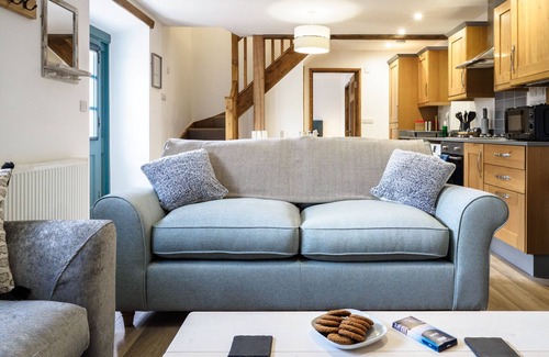 Falmouth Cottage | 3 bed cottage nr Falmouth/Helford River with shared pool/hot tub
