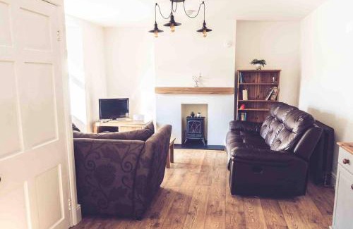 Newton Ferrers House | 3-Bed Cottage-Plymouth-Dog friendly-Sleeps7