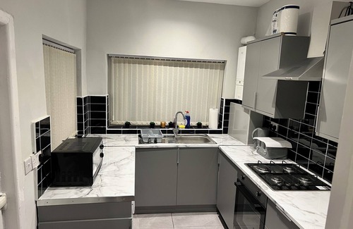 Offerton House | 3 bed Ensuite Newly Refurbished House