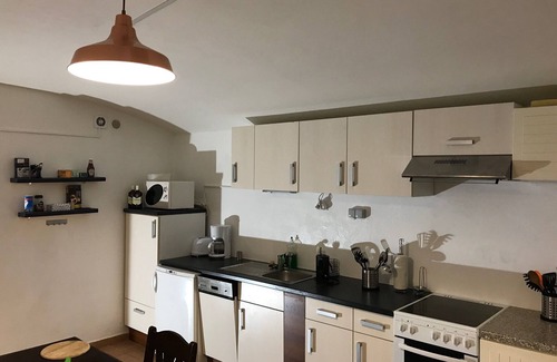 Vrsovice Apartment | 3 Bed Flat - Sleeps 6 - Smoking - Parking - Wifi