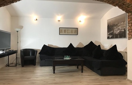 Vrsovice Apartment | 3 Bed Flat - Sleeps 6 - Smoking - Parking - Wifi