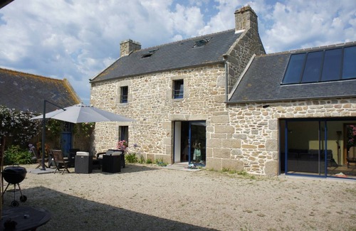 Plouneour-Brignogan-Plages House | 3 bedroom house fully equiped,with large garden