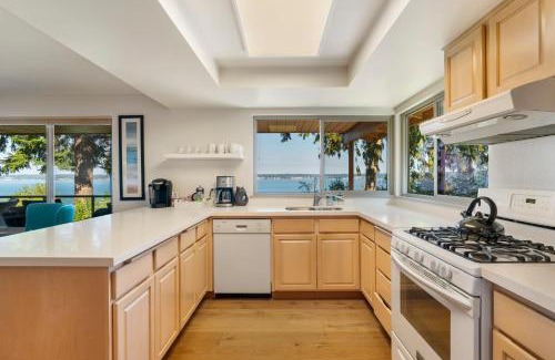 Bells Beach House | 3 Bed Gorgeous Views Hot Tub Dog Friendly Ada