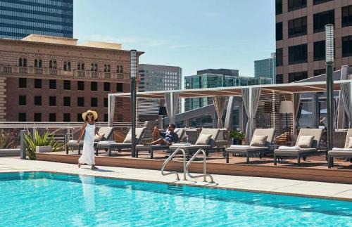 Downtown Los Angeles Apartment | 3-Bed High-Rise with Panoramic Views, Pool & Spa
