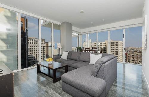 Downtown Los Angeles Apartment | 3-Bed High-Rise with Panoramic Views, Pool & Spa