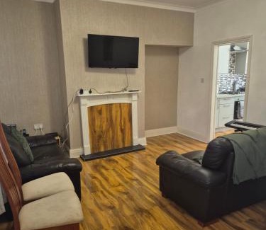 Middleton House | 3 bed house - all amenities - Middleton