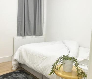 Marlborough Apartment | 3 bed house in Harrow London