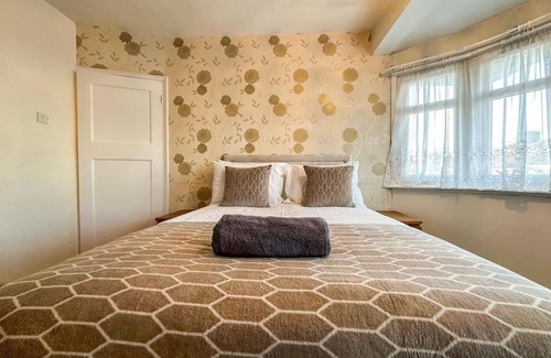 St. Michael's House | 3 Bed House Near Abbey Wood Station and Welling