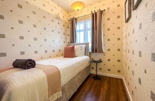 St. Michael's House | 3 Bed House Near Abbey Wood Station and Welling