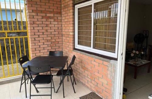 Paramaribo House | 3 Bed House - Sleeps 4 - Parking - Wifi