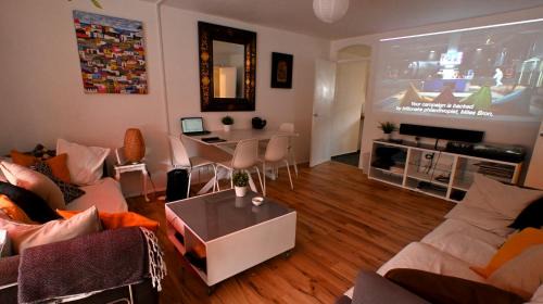 Hoxton Villa | 3-Bed House with Amazing Garden