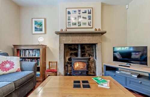 Baslow House | 3 Bed in Baslow PK908