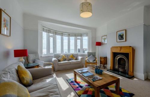 Bexhill-on-Sea Apartment | 3 Bed in Bexhill on Sea BT037