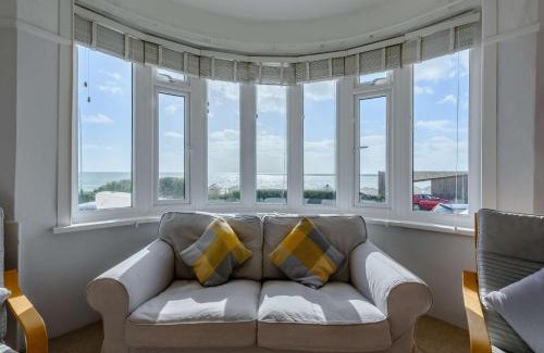 Bexhill-on-Sea Apartment | 3 Bed in Bexhill on Sea BT037