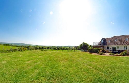 Newport House | 3 bed in Brighstone IC041