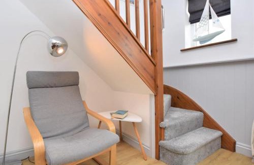 Newport House | 3 bed in Brighstone IC041