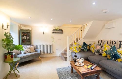 Charmouth House | 3 Bed in Charmouth DC080