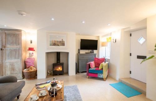 Charmouth House | 3 Bed in Charmouth DC080