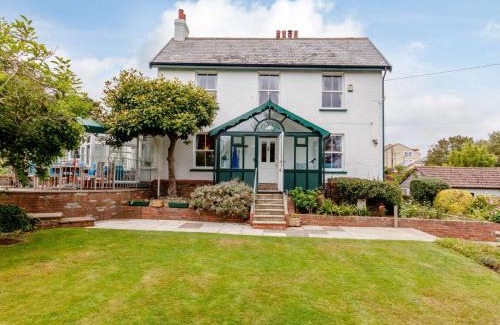 Charmouth House | 3 Bed in Charmouth DC091