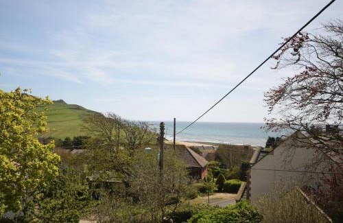 Charmouth House | 3 Bed in Charmouth DC091