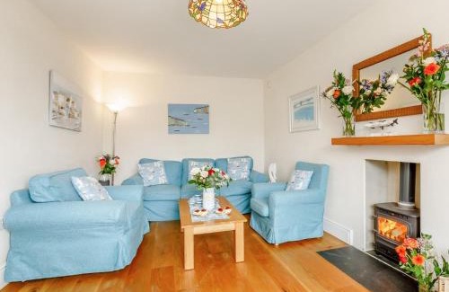 Charmouth House | 3 Bed in Charmouth DC121
