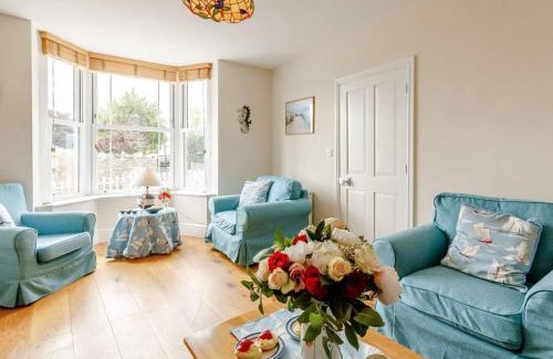 Charmouth House | 3 Bed in Charmouth DC121