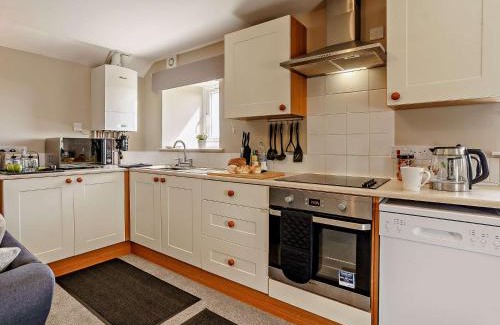 Cosheston House | 3 Bed in Cosheston 90732