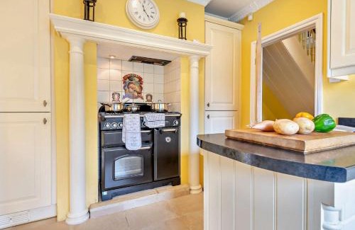Gillingham House | 3 Bed in Gillingham 53854