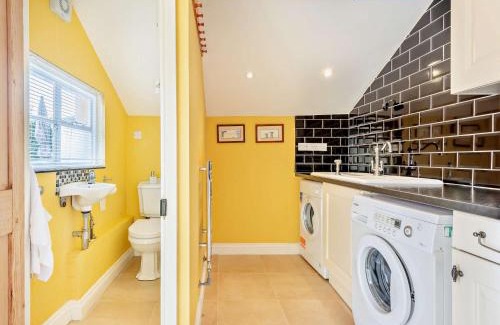 Gillingham House | 3 Bed in Gillingham 53854