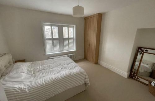 Harrogate House | 3 Bed in Harrogate oc-d32616