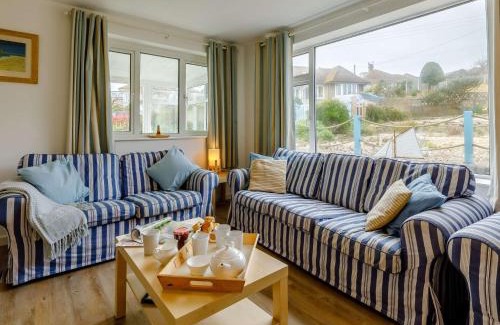 West Bay House | 3 Bed in West Bay DC117